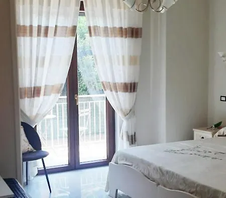 Oda ve Kahvaltı Domus In Fonte 3*